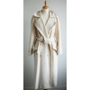 Vår rea fortsätter, här en vacker gräddfärgad kappa i perfekt vintageskick. http://vintagefromparis.se/webshop/index.php?route=product/product&path=59_77_69&product_id=404