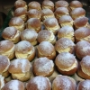 Idag fettisdagen!
 Som vanligt bjuder vi alla våra lunchgäster på en petitfour semla efter maten.