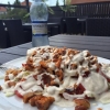 Man kan vara nyttig hos oss också! Prova vår kycklingsallad 