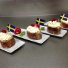 Välkomna till oss idag mellan 13 - 17, nationaldagsbakelse och kaffe, eller våffla och hembakat, allt i trevlig miljö :) vi grillar korv idag med.