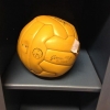 Stefan Lövgren, Sveriges bästa handbollsspelare genom tiderna var nyss inne och köpte den här handbollen. Han är våran hjälte!
