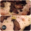 Our Autumn's favourite: Pizza Capricciosa!
Try our delicious pizza squares topped with extra mozzarella, fresh champignon mushrooms and smoked ham. 
OEMOTSTÅNDLIG!

Today we are open 10:00- 20:00.