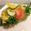Nu har vi utökat vårat smörgåssortiment med en KycklingCurrymacka! Mums :)