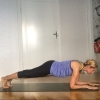 Bild av @yogahooray - I decided to join @kinoyoga @beachyogagirl and @blogilates  the #planksaroundtheworld challenge! Here is day 1, #dolphinplank. 
I filmed myself doing several variations and this one came out best. Filming is really a great learning t