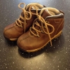 Ursnygga skinnskor från Timberland. Innermått 17 cm. Mycket fint skick. Finns i butik nu. Passa på.