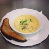 Kantarellsoppa med smak av ädelost
#kanalrestaurangen#förrätt#trollhättan#bar#restaurang#mat