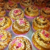 Kanelbullensdag - det firar vi med att stödja Cancerfondens Rosa Bandet-kampanj.