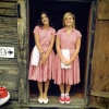 Idag är det dom sockersöta sommarflickorna Amina och Stephanie som tar hand om er! 
(Jag, Madelen finns också i korkarna) 
Varmt Välkomna!