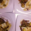 Kvällens måltid. Lågtempererad älgstek med smörkokt potatis, palsternackspure, vitvinskokt fänkål och stjälkselleri, äppelsås med kardemumma och kanel och en ugnsbakad purjolök.