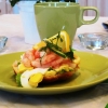 Räksmörgås - bakat bröd från Sörby Gästgivargård med fräsha räkor och kokta ägg