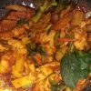 Nummer 29. Padped Kai, Stekta kyckling med röd curry, grönsaker, sweet basilika, lite stark. Varsågod!