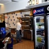 På Stockholmsvägens Pizzeria har vi fullständiga rättigheter och du kan avnjuta en god bit mat, ta en iskall öl eller cider och koppla av eller se på sport på våra platt tv runt om inne på pizzerian.

Välkommen!