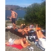 Bild av @beccylol - Klart @nilager har skjorta på stranden