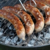 Vädret är toppen för att grilla !  Vi har olika sorter Bratwurst dem passa bra: Rostbratwurst, Bauernbratwurst, Thüringer.., Nürnberger ...
