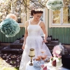 Denna fantastiskt vackra brudklänningen kommer från 1950-talet och är i mint condition. Finns till salu i butiken och vi har även vackra blomdiadem i olika färger.
 Välkomna!

Styling och foto: Madeleine Petersson