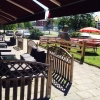 Idag fredag : Grillbuffe' ! Kom och njut av en blandad grillbuffe' , här kan du välja om du vill sitta i solen eller skuggan . Välkommen !