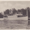 S/S Gustaf Wasa i det utförande hon hade från 1920-tal fram till monteringen av dieselmotorerna vintern 1957-58. Troligen fotograferat på älven i Leksand.
Vykort inköpt av Gustaf Wasas skeppare på Antikmässan i Sthlm 2014. Utgivet på 