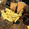 Vi har ändrat ingredienserna på våran kära Grilled chicken club! Vi kommer att köra med krispig romansallad, sweet onion och tomat på botten brödet. I locket har vi lagt till några bitar av semitorkad tomat, sedan är det samma som innan (ost,bacon och gre