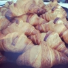 Idag har vi nybakade mini croissanter. Dörren är redan öppen  :-) Välkomna!