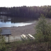 Badplats med hopptorn.. liten kiosk med glass.gorbys , korv,pizzaslice,,godis mm  bara 100 meters pr
