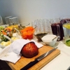 Salladsbuffén framdukad iför lunchen. Välkomna