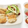 Man doo ( 만두 , Man tou, Koreansk dumpling, 団子) 
Mums~♥!
Det finns olika sort av Man doo. Man kan välja kött, kimchi, räkor, vegeteriansk, mm som innehåll =)