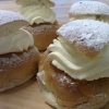 Det är dags för en smarrig semla!
Välkommen in å prova våra go´bitar!