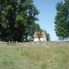 Kvarstående gravkor.