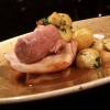 Secreto och salsiccia, äpple, färskpotatis och cidersås..
Till förrätt minutrökt regnbåge med havskräftsbuljong.
Köket rekommenderar 295 spänn!