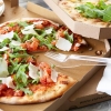 TAKE AWAY
När solen visar sig så passar vi på att äta pizza i parken. Du kan få allt för take away, bara så du vet. Puss och kram