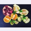 Detta våra vänner är ingredienserna i dagens fruktsallad. Granatäpple, citron, lime, äpple & apelsin 