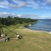 STRANDEN
En vacker gräsmatta och strand som är som gjorda för picnic och beach-partyn.