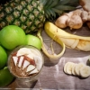 Dagens smoothie är härligt kryddig och består av:
• Ananas 
• Banan 
• Äpple 
• Yoghurt 
• Kanel 
• Kardemumma 
• Ingefära 
Välkommen in till oss!