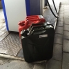 Vänner skall man vara rädda om, vi har i ilfart åka på macken och tankat upp diesel.

Så nu regerar Mr Remington igen 