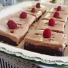 Helgen och hamnfestivalen till ära lanserar vi nu vår Festivalbakelse med browniebotten, hallontryffel med en gnutta lakrits och len mjölkchokladmousse på toppen! Kom och smaka! Välkomna idag, vår näst sista dag. Vi har öppet 10-17!