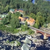Flygfoto över hotellet mtt i Vackra Dalälven
