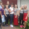 Här står två ofantligt imponerade och stolta Pensionatsägarinnor med delar av sin fantastiska personal. Vilken sommar vi haft! Delar av andgänget saknas på just denna bild. Men vi återkommer med ett fullständigt gruppfoto efter den 13 september då hela an
