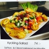 Nyhet (Hela sommaren)
Kyckling eller vegetarisk sallad 74:- inkl 33 cl läsk
Erbjudandet gäller vardagar mellan kl 10-14 under vecka 25 & 26