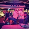 Grym nästsista måndags klubb med Mangan & Nippe! Robban trodde d var ladies night så tröjan gick av o han flexa musklerna ;) sista måndags klubben nästa vecka med stand up!!! Alltså humor för hela slanten!!! Vi syns