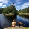 Bild av @bodyunitykarin - När promenaden leder till ett dopp #withmyboys