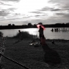 Bild av @mariebleau - #bnw_shot #friendsinshadowandlight #beachphotography #ig_artistry #blackandwhite #red #tv_editz