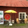 Nu är midsommarfirandet igång. Café, ponnyvarv, fiskdamm och förstås midsommarstång. Öppet till kl 16. Välkomna!