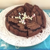 Lördagsmys på Bönan. Vi laddar upp med vår goda kladdkaka som smakar bäst ljummen med en klick grädde 