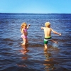 Bild från Rullsand av @redhair75 - Kusiner som badar!! #rullsand #långgrunt #finväder #beach #badar #liveauthentic #sommar #badtime #countryside #östersjön #run #summertime #cousins