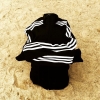 Bild av @vrmstory - On the beach. #headless #hide #cold #adidas #sand #amazing #fun #humor #shore #seashore #beach #sun #nature #funny #weird #instagood #photooftheday #vacation #crewlife #holiday