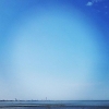 Bild från Lomma Saltsjöbad av @heleneliedholm - Lycka. Havet, utsikten, Malmö där borta. Bron. Färgerna som ger lugn, horisonten som utlovar äventyr. Lyssnar på Sommar i P1, Lisbet Rausing. Skåne i sin linda. 