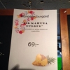 Missa inte månadens hamburgare med dubbla ostskivor, grillad ananas och sweet chili-sås!