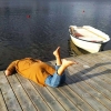 Bild från Rådasjön av @stinsenstins - Båt, bubbel och bad.