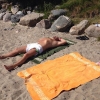 Bild från Vickans Badplats av @mammaarnesen - Handduken utlagd @pappaarnesen håller andan, 17 grader i vattnet men man måste inte bada eller?