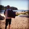 Bild från Tjuvholmssundet av @hellsparx - Sensommar är också ok. Tar mobila kontoret och hänger med min fina @fridegram på stranden ett tag.